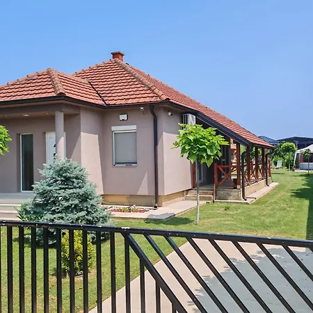 Kucerak U Sremu Villa Klenak Exterior photo
