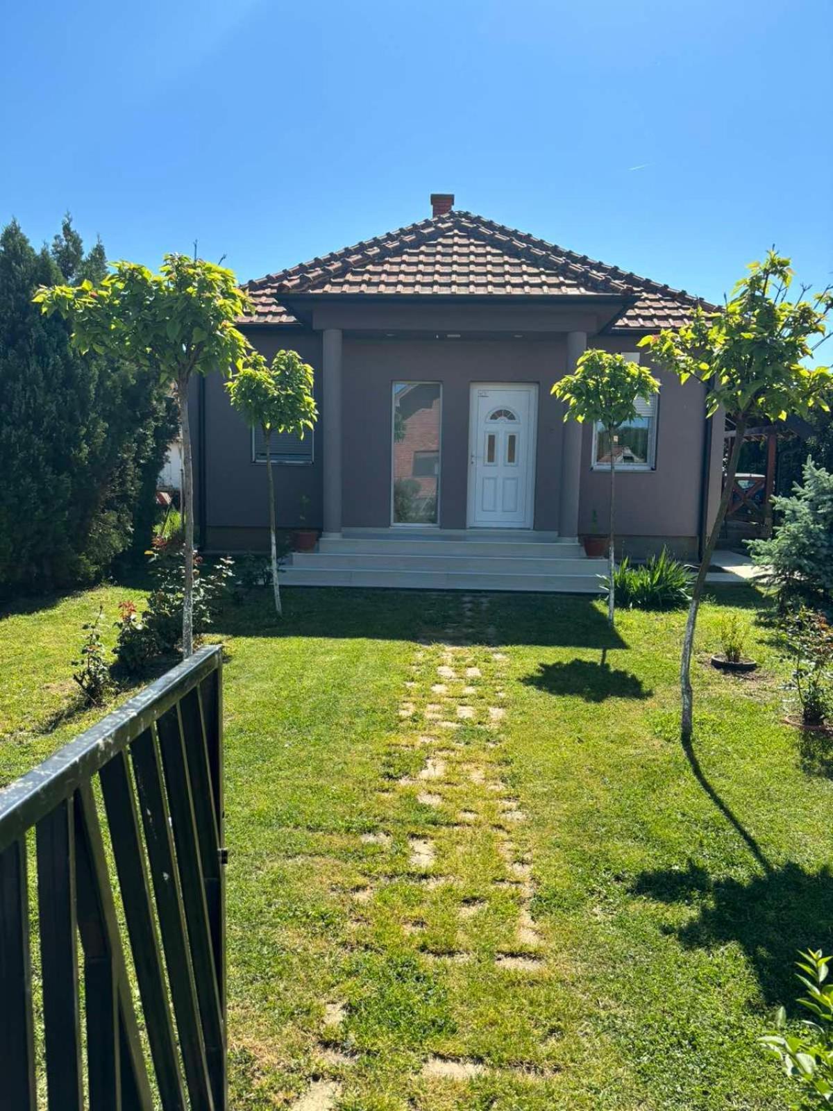 Villa Kucerak U Sremu *