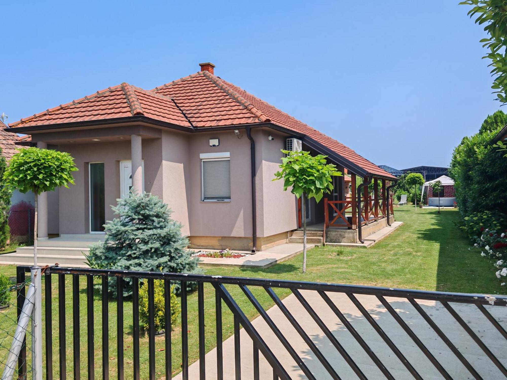 Kucerak U Sremu Villa